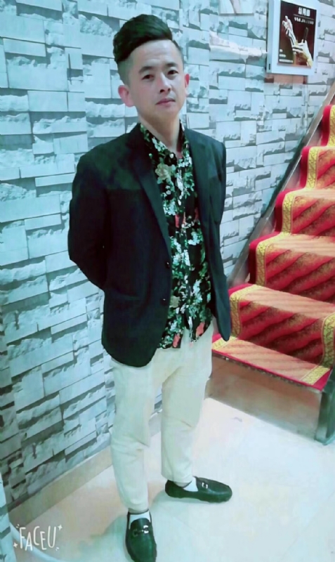 男人三十而立的第一张照片--曲靖相亲服务中心
