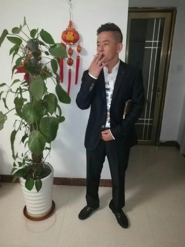 男人三十而立的第二张照片--曲靖相亲服务中心