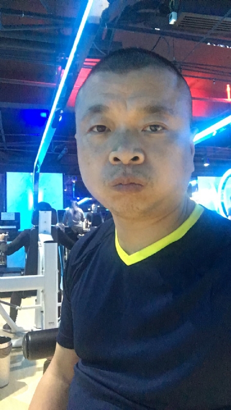 奋斗的第一张照片--曲靖相亲服务中心