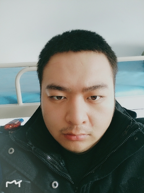 负重前行的第一张照片--曲靖相亲服务中心