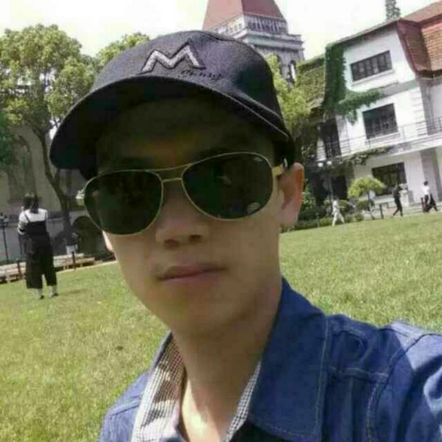 龙小华的第一张照片--曲靖相亲服务中心
