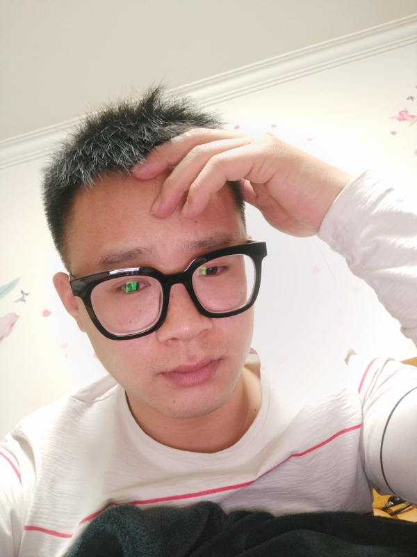 华灯初上的夜晚的第一张照片--曲靖相亲服务中心