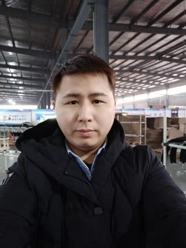 刀锋的第一张照片--曲靖相亲服务中心