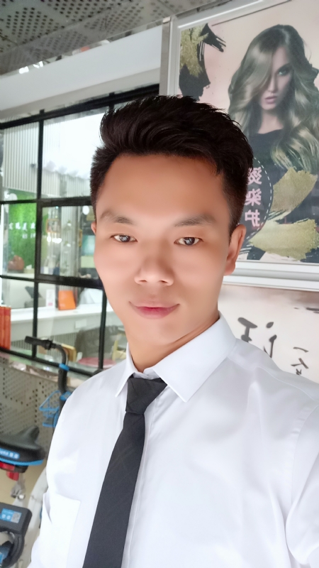 阳光男士的第一张照片--曲靖相亲服务中心