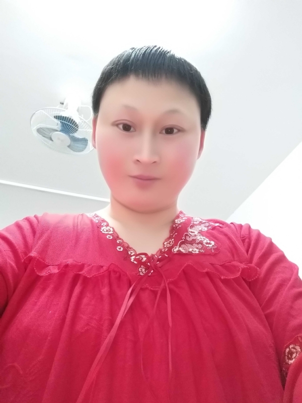 彩虹姐姐永不言弃的第一张照片--曲靖相亲服务中心