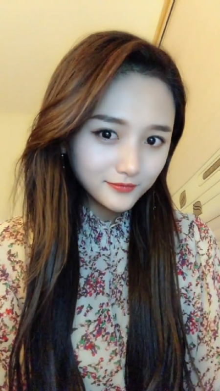 淡然一笑的第一张照片--曲靖相亲服务中心