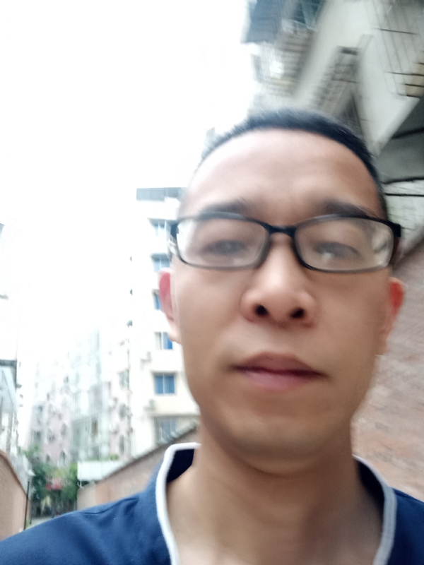 眼镜的第一张照片--曲靖相亲服务中心