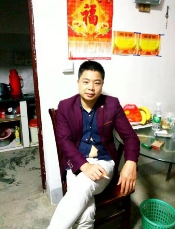 蓝色的微笑的第一张照片--曲靖相亲服务中心