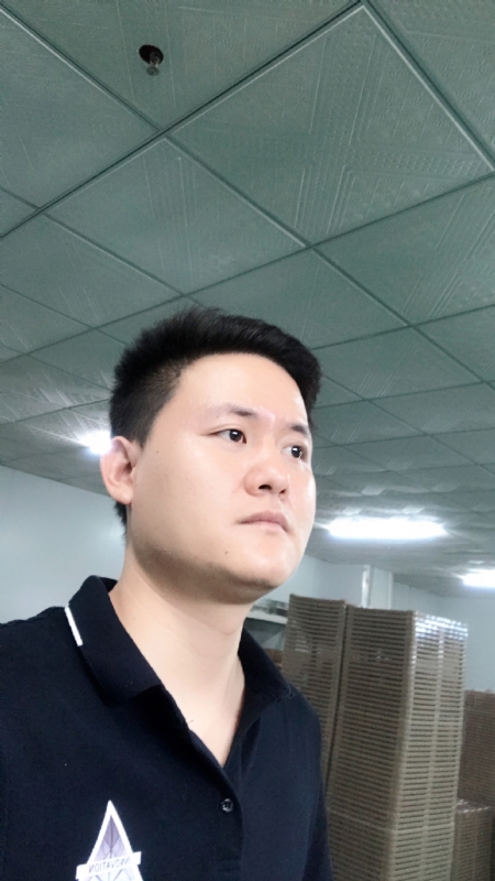 伟的第一张照片--曲靖相亲服务中心