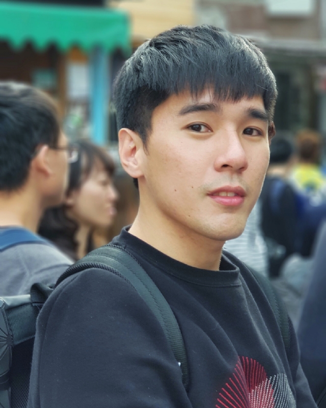 雨中孤独的第一张照片--曲靖相亲服务中心