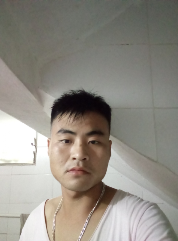 落叶知秋的第一张照片--曲靖相亲服务中心