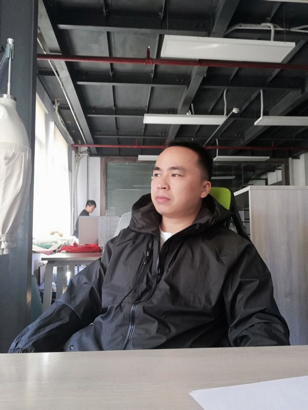 左眼皮跳跳的第一张照片--曲靖相亲服务中心