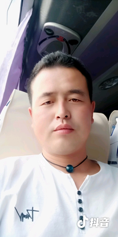 瞬间被爱上的第一张照片--曲靖相亲服务中心
