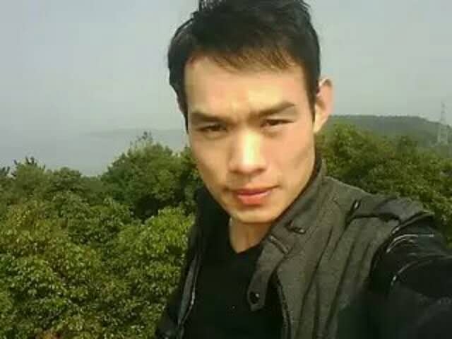 明镜的第一张照片--曲靖相亲服务中心