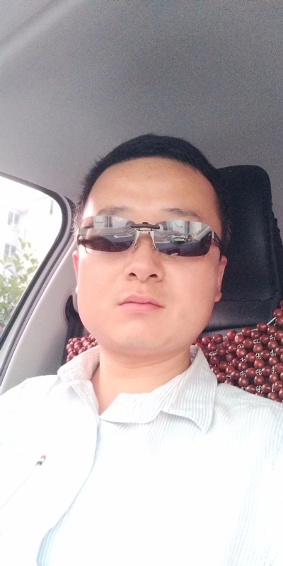 痛苦的单身狗的第一张照片--曲靖相亲服务中心