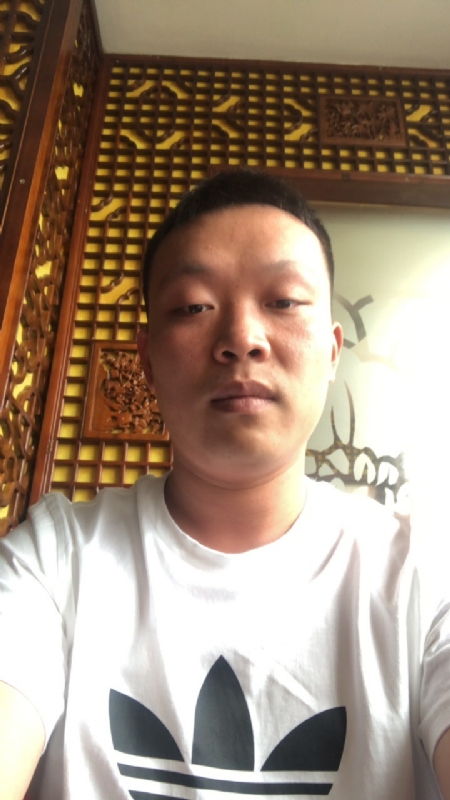 唐子龙的第一张照片--曲靖相亲服务中心