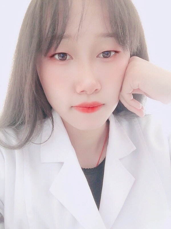白婚纱的第一张照片--曲靖相亲服务中心
