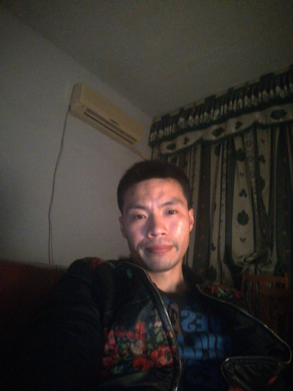性情男儿的第一张照片--曲靖相亲服务中心