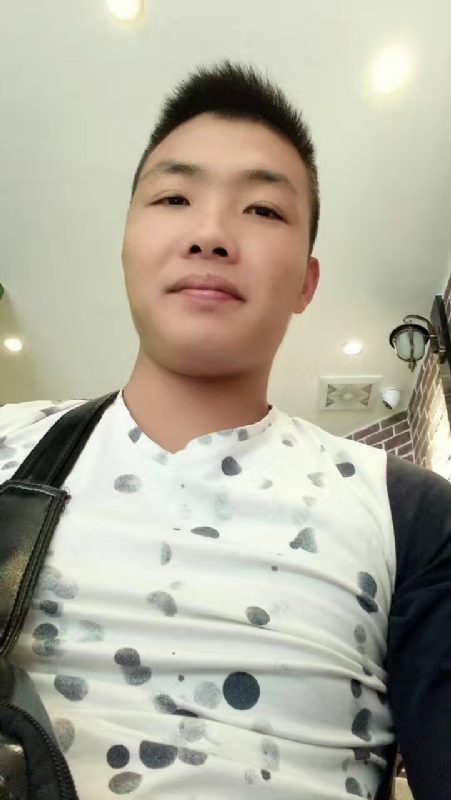 吃生蚝的小乖乖的第一张照片--曲靖相亲服务中心