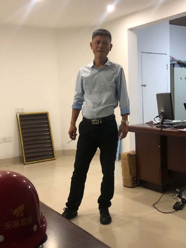 郁闷之中的第一张照片--曲靖相亲服务中心