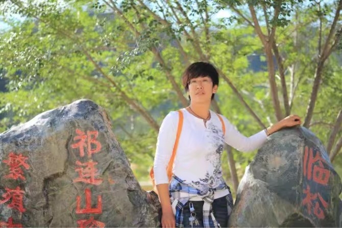 弱水河边青春草的第一张照片--曲靖相亲服务中心