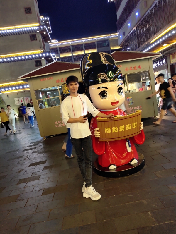 圆嘟嘟的瘦子的第一张照片--曲靖相亲服务中心
