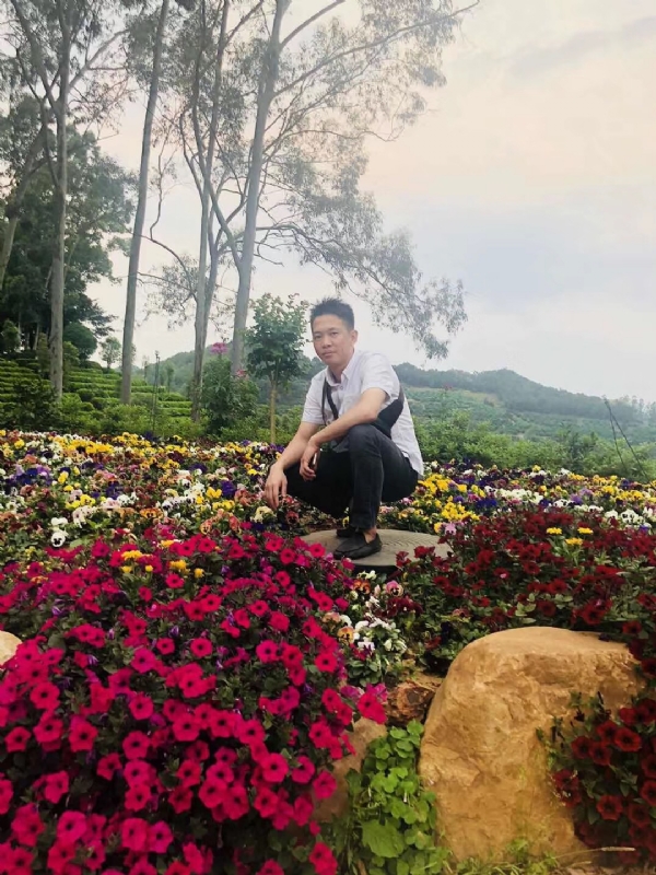 小郑的第一张照片--曲靖相亲服务中心