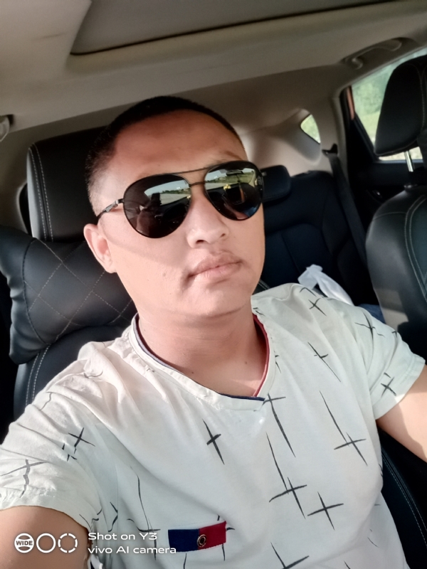 寻缘的第一张照片--曲靖相亲服务中心