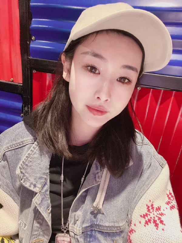 玲珑的第一张照片--曲靖相亲服务中心