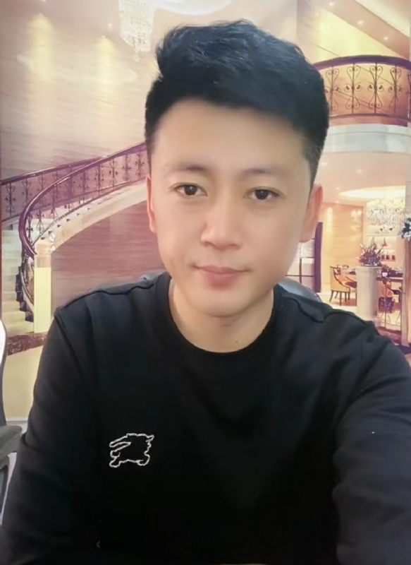 屋顶拾荒人的第三张照片--曲靖相亲服务中心