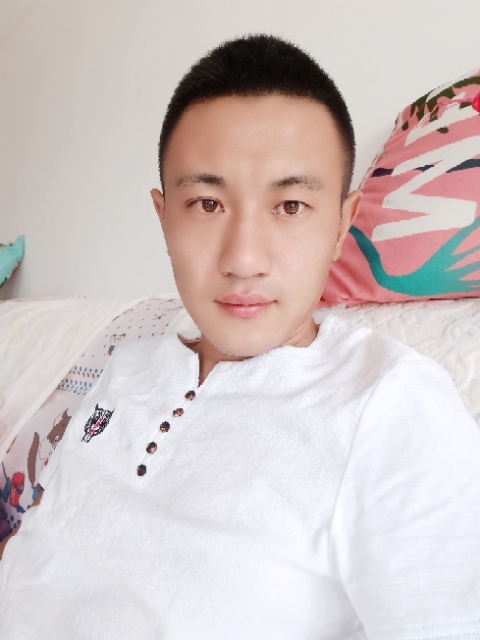 海阔天空的第一张照片--曲靖相亲服务中心