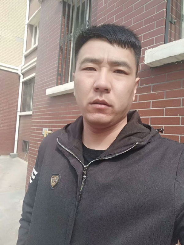 谁伴我闯荡的第一张照片--曲靖相亲服务中心