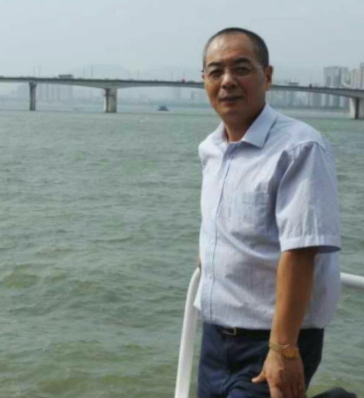 辛民的第二张照片--曲靖相亲服务中心