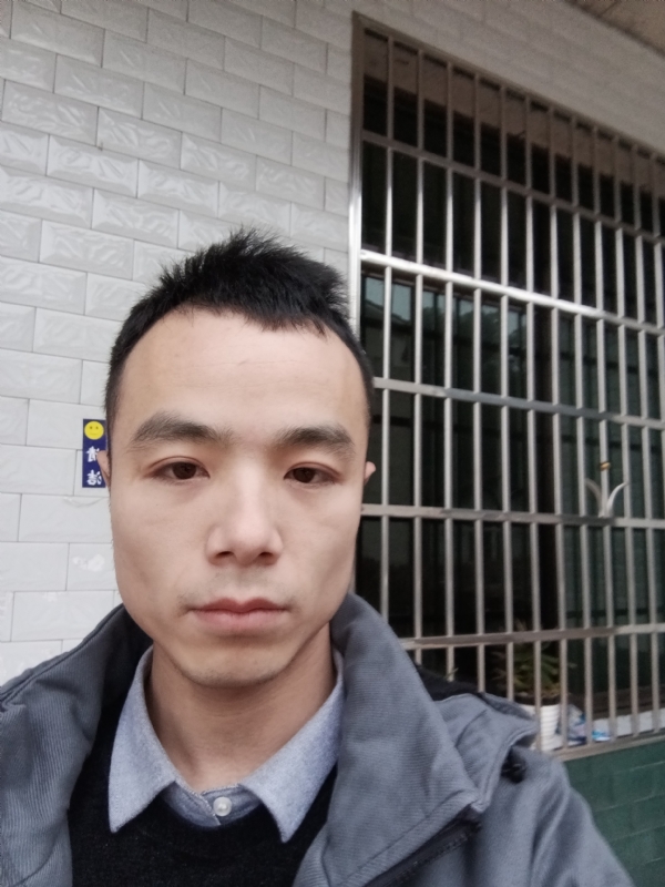 笑得那么开心的第一张照片--曲靖相亲服务中心