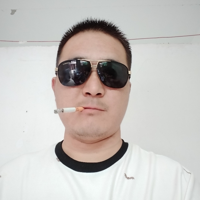 白伟伟的第一张照片--曲靖相亲服务中心