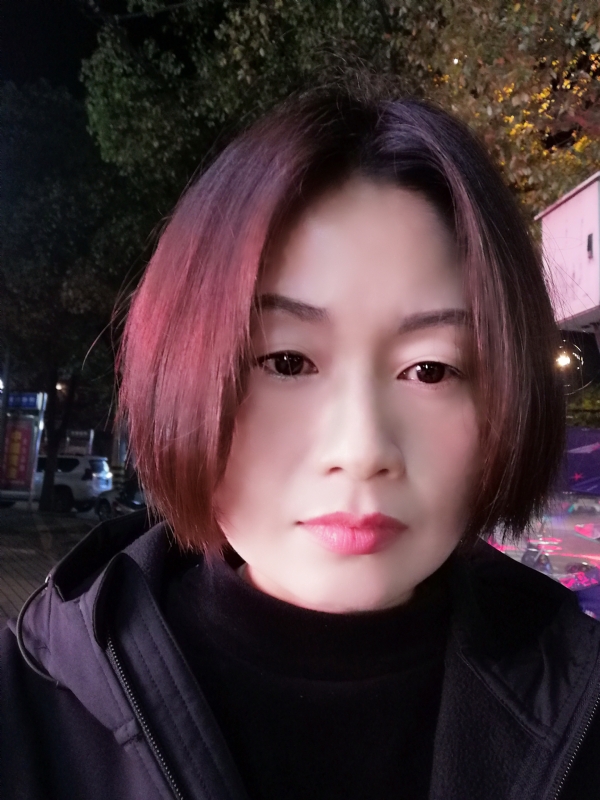 风中百合的第一张照片--曲靖相亲服务中心