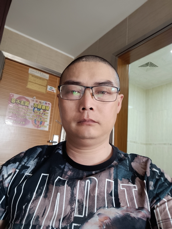 心梦无痕的第一张照片--曲靖相亲服务中心