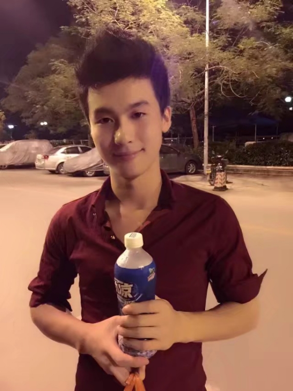 皮特王的第三张照片--曲靖相亲服务中心