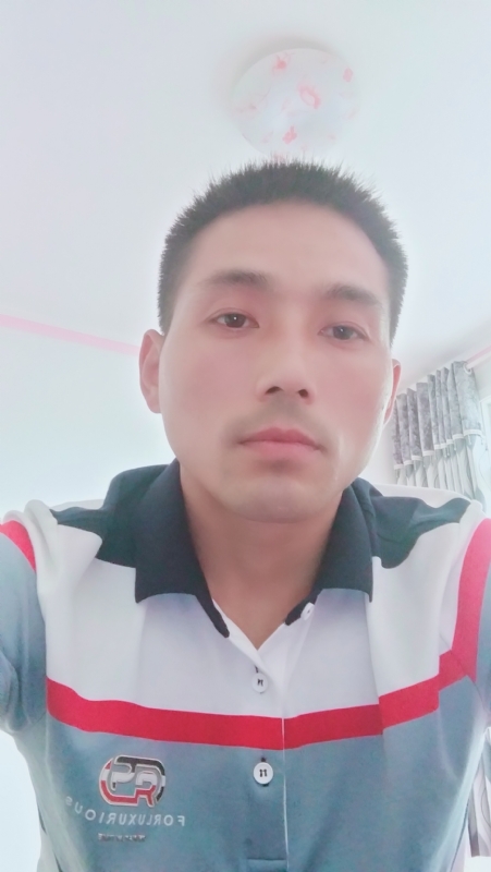 染红尘世的第一张照片--曲靖相亲服务中心