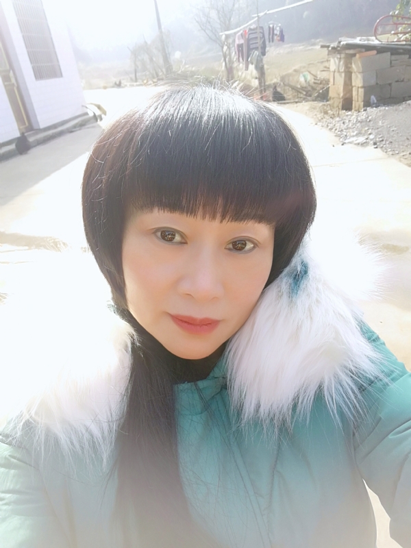 金鱼儿的第一张照片--曲靖相亲服务中心