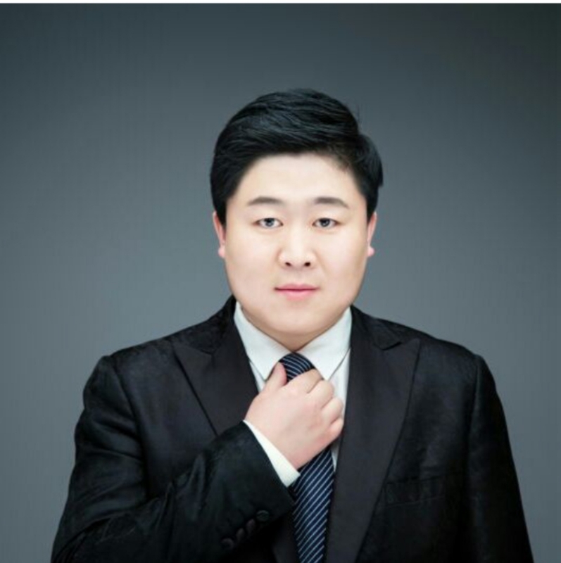 迷途小书童的第一张照片--曲靖相亲服务中心