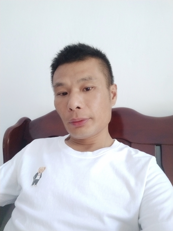 年少轻狂的第一张照片--曲靖相亲服务中心