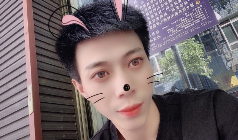 酒伴你的第一张照片--曲靖相亲服务中心