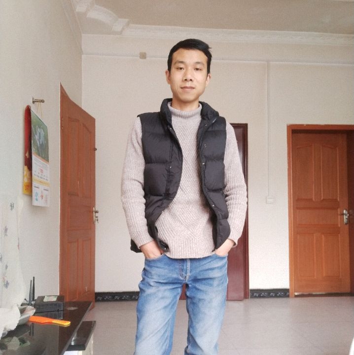 小伙子的第一张照片--曲靖相亲服务中心
