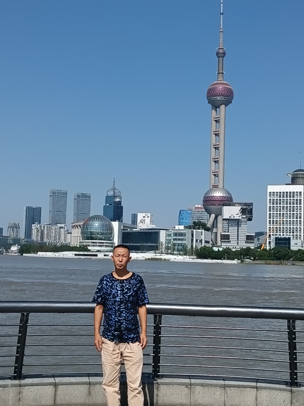 伪装浪漫的第一张照片--曲靖相亲服务中心