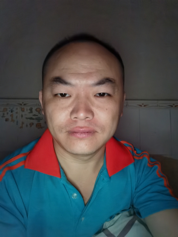 与子携老的第三张照片--曲靖相亲服务中心