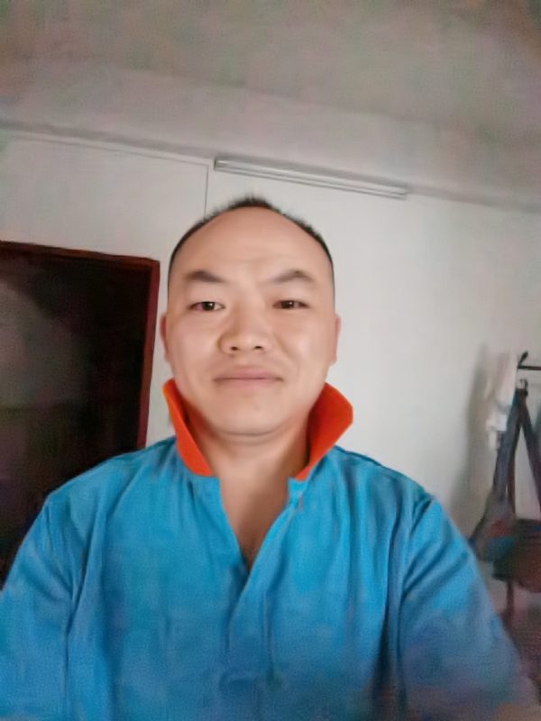 与子携老的第四张照片--曲靖相亲服务中心