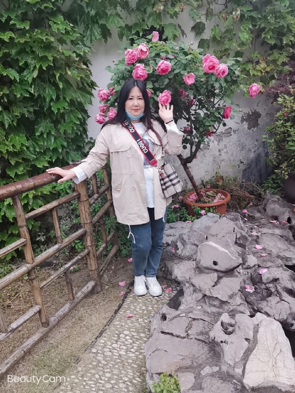 乖乖一女的第三张照片--曲靖相亲服务中心
