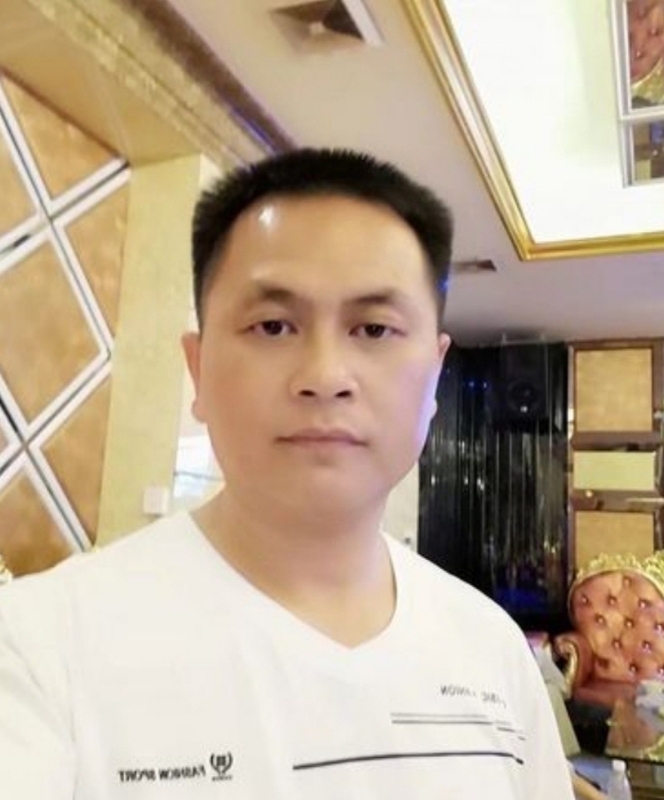 小梁的第二张照片--曲靖相亲服务中心
