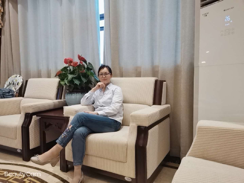 秋水伊人的第一张照片--曲靖相亲服务中心
